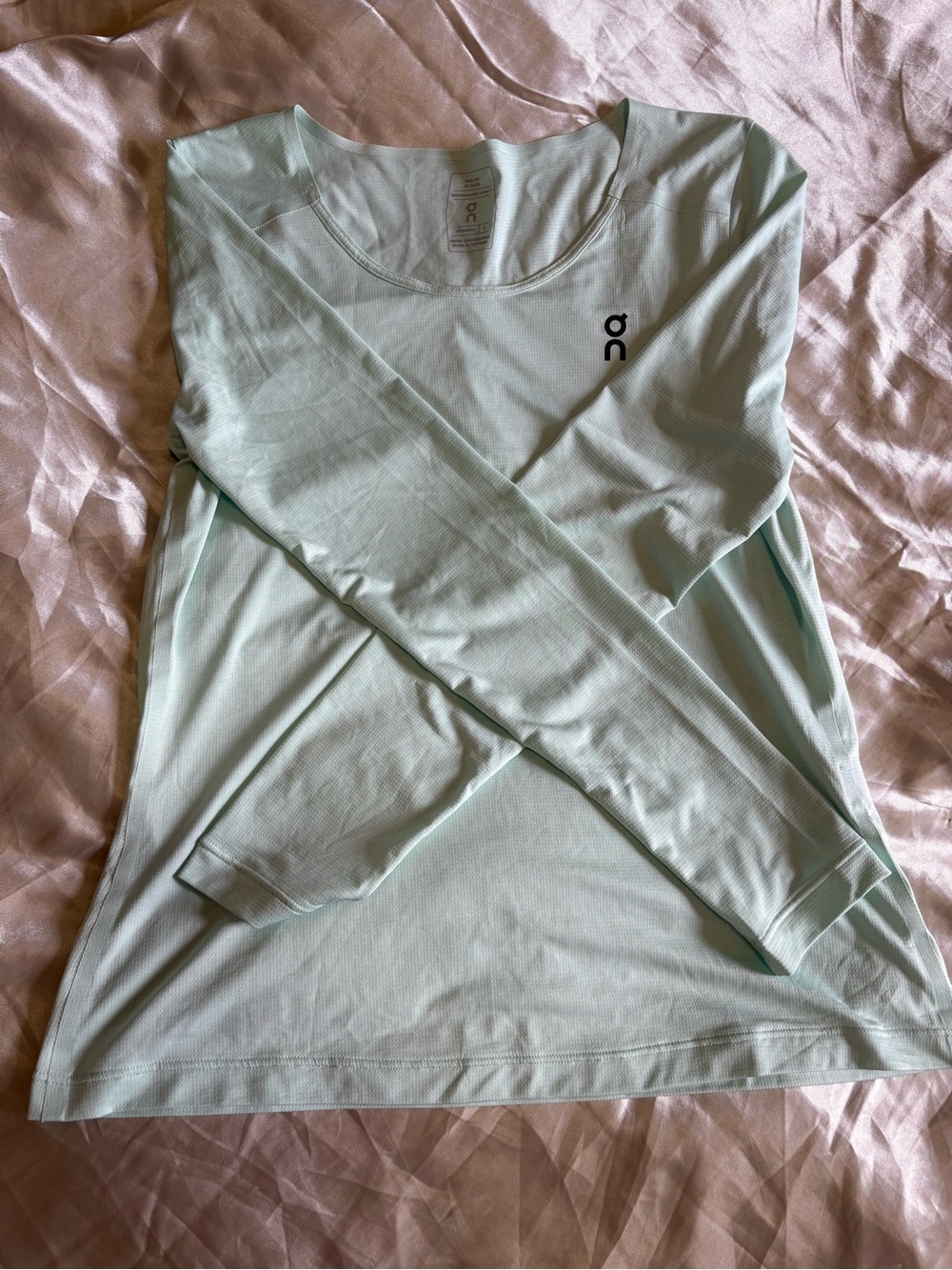 On Running Women's Long-Sleeve Performance Top - Mint